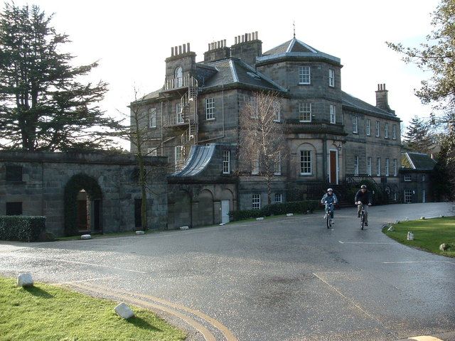 File:Ravelston House - geograph.org.uk - 317717.jpg