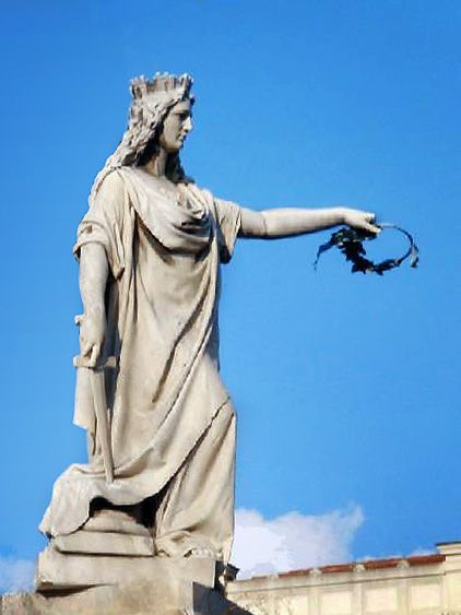 File:Reggio calabria monumento all'italia.jpg