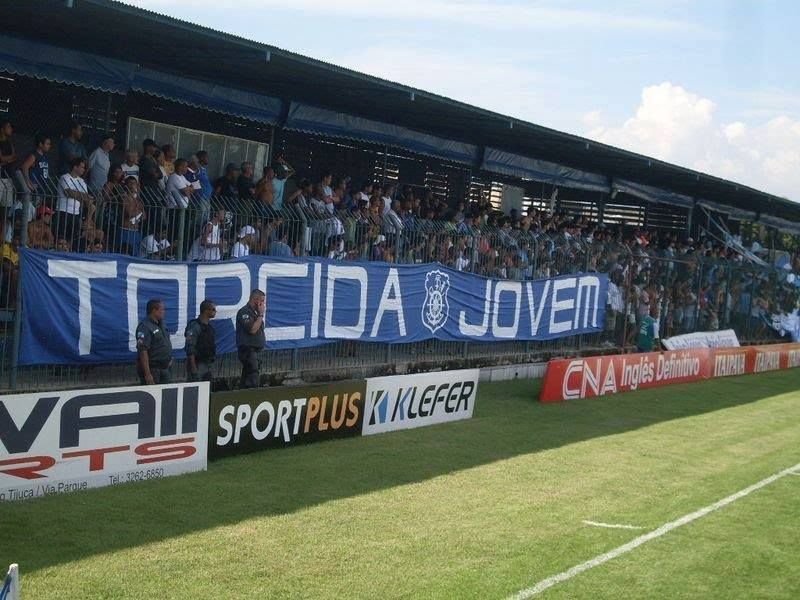 File:Torcida jovem olaria 2011.jpg