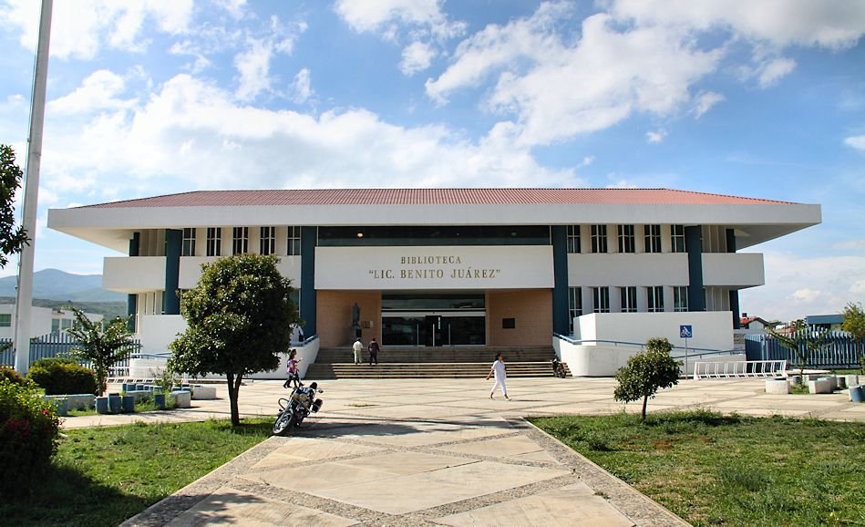 Biblioteca Lic. Benito Juárez, Universidad Autónoma Benito Juárez de Oaxaca, Oaxaca de Juárez 17°02′50″N 96°42′43″W﻿ / ﻿17.0471162°N 96.7118443°W﻿ / 17.0471162; -96.7118443﻿ (Biblioteca Lic. Benito Juárez)