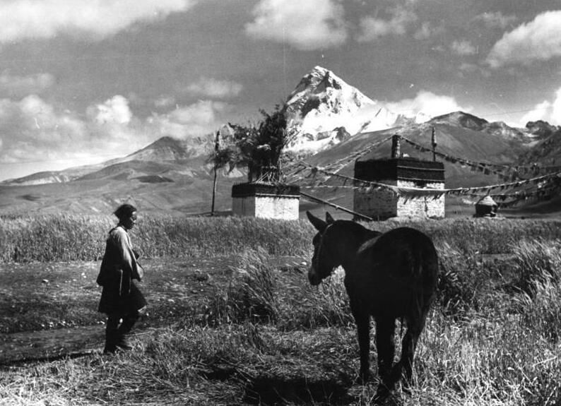 File:Bundesarchiv Bild 135-S-06-06-25, Tibetexpedition, Landschaftsaufnahme, Chomolhari.jpg