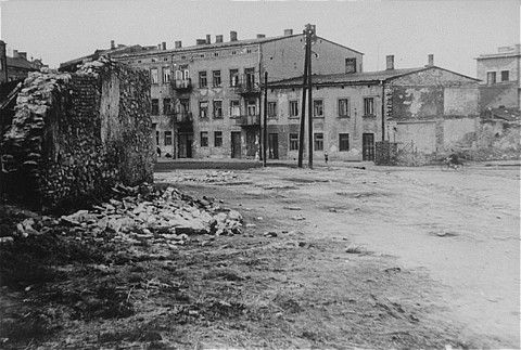 File:Czestochowa ghetto Rynek Warszawski circa 1944.jpg