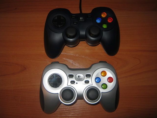 File:Logitech F310 & F710.jpg