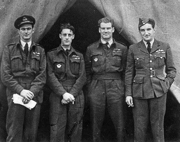 File:NZ Wing Commanders, 1944.jpg