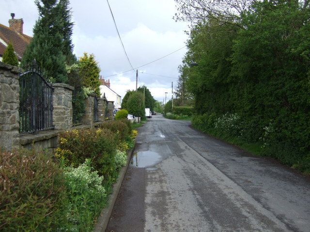 File:New Passage Road (B4064) (geograph 3457507).jpg