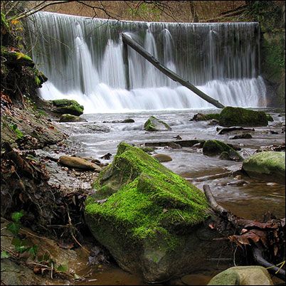 File:Wasserfall Embrach.jpg