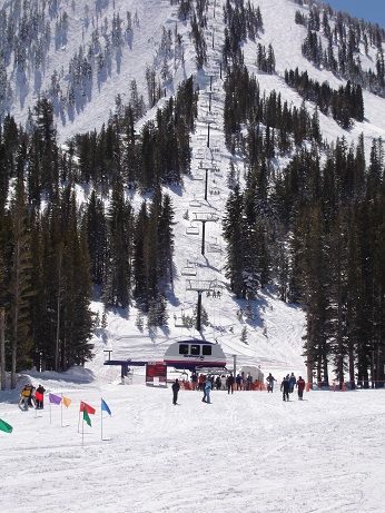 File:Zephyr East Bowl Express, Mount Rose.jpg