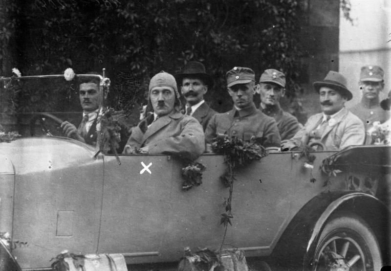 File:Bundesarchiv Bild 102-00204, Bayern, Hitler auf Propagandafahrt.jpg