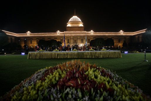 File:Bush State Dinner Rashtrapati Bhavan.jpg