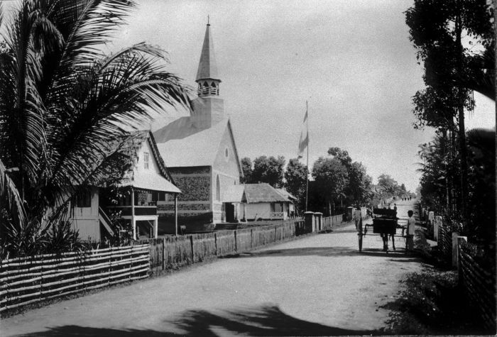 File:COLLECTIE TROPENMUSEUM Kerk te Tomohon. TMnr 60008323.jpg