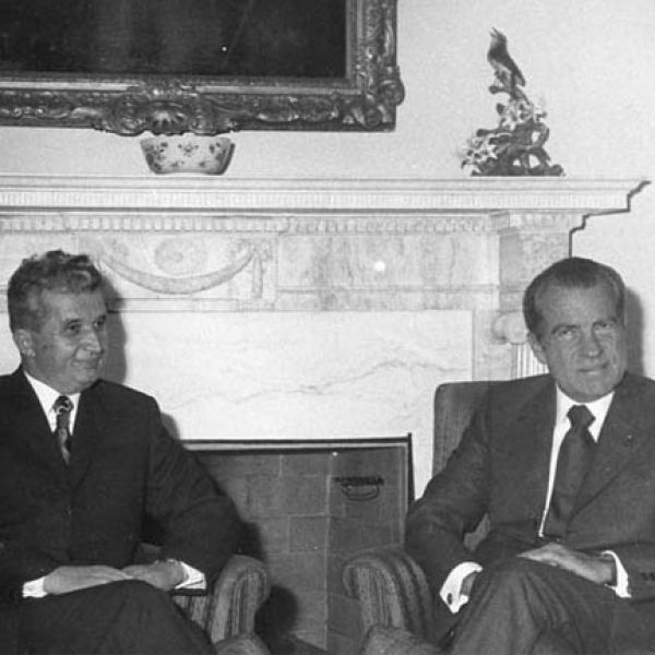 File:Ceausescu-Nixon, 1973.jpg