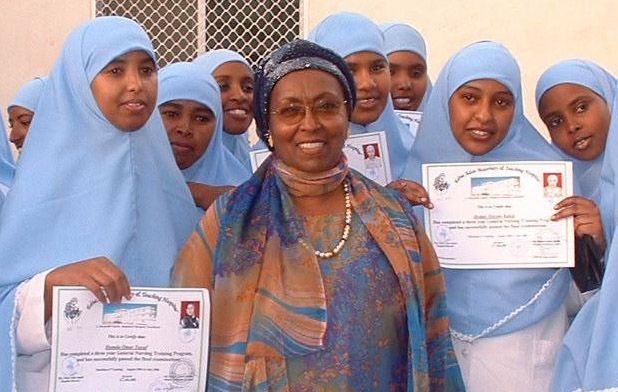 File:Edna Adan Ismail, with graduate nurses.jpg