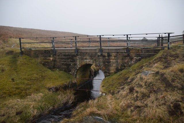 File:Hamer Bridge - geograph.org.uk - 5721831.jpg