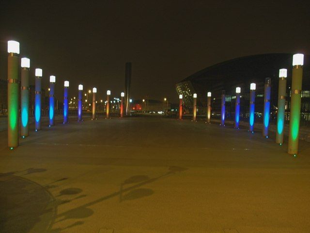 File:Illuminated Roald Dahl Plas.jpg