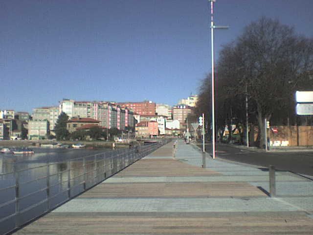 File:Paseo marítimo de Pontevedra capital.JPG