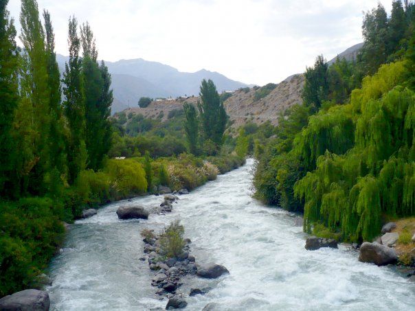 File:Rio yeso (Chile).jpg