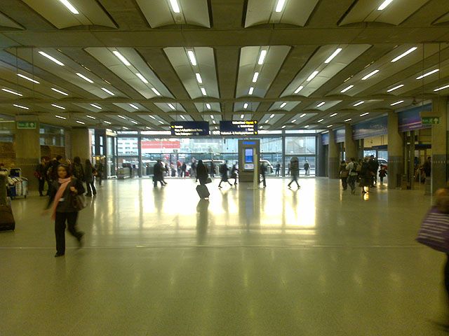 File:St Pancras concourse by David Lally.jpg