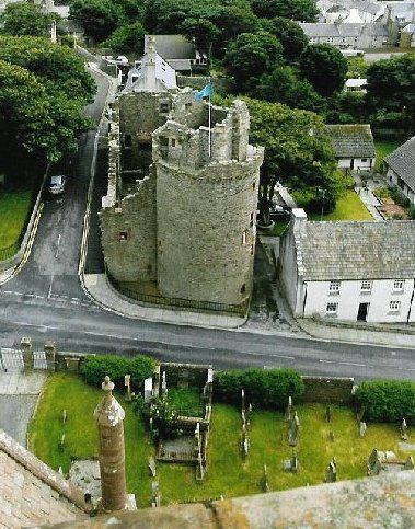 File:Bishop's Palace - Kirkwall.jpg