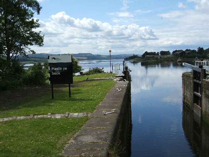 File:Forth and Clyde Bowling Basin.jpg