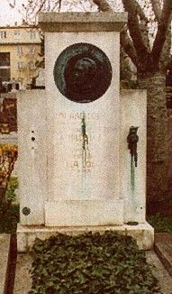 File:Grave Löwe Konrad.jpg