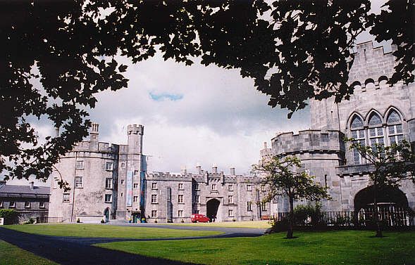 File:Kilkenny castle.jpg