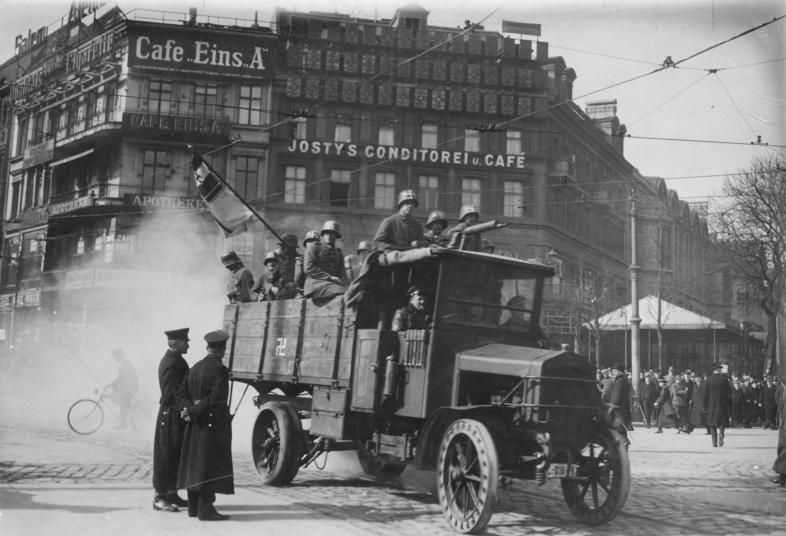 File:Bundesarchiv Bild 146-1970-051-65, Kapp-Putsch, Berlin.jpg