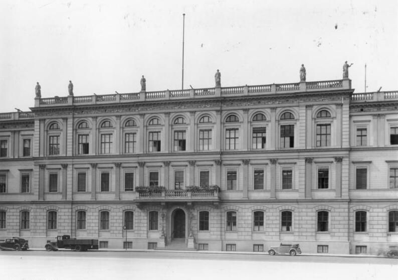 File:Bundesarchiv Bild 183-C11815, Berlin, Reichsverkehrsministerium.jpg