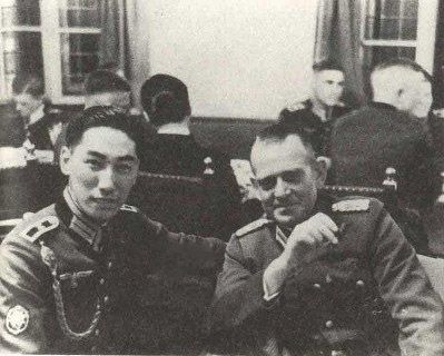 File:Chiang Wei-kuo in Germany with Wehrmacht officials.jpg