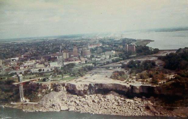 File:Dryniagara.jpg