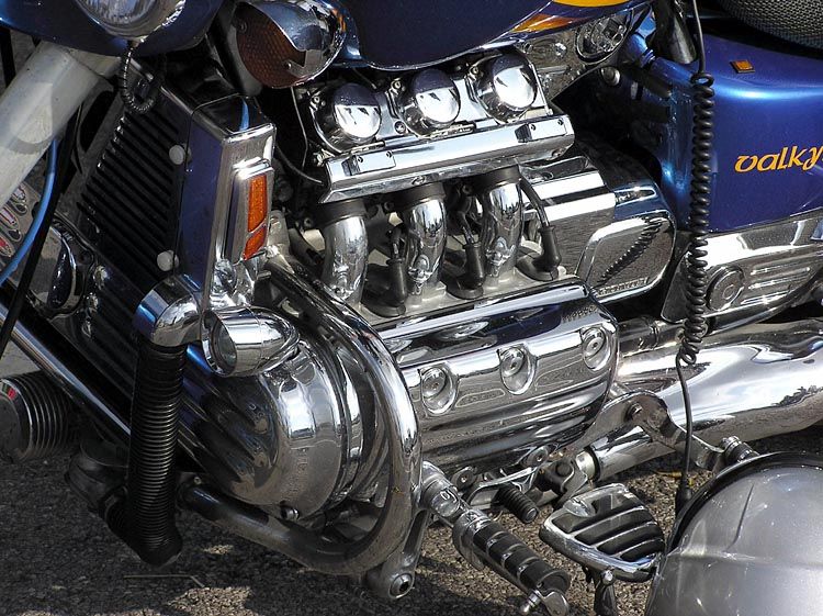 File:Flat.six.honda.valkyrie.arp.750pix.jpg