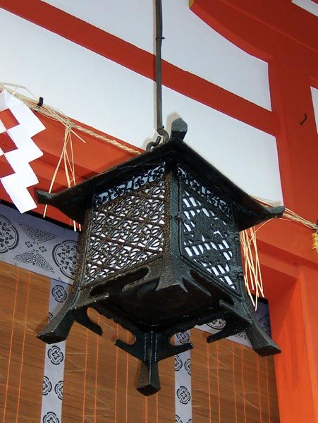 File:Fushimi Inari lantern 01.jpg