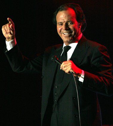 File:Julio Iglesias.jpg