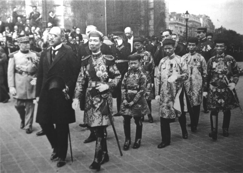 File:Khải Định's 1922 visit to France.jpg