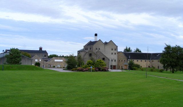 File:Miltonduff Distillery - geograph.org.uk - 1514922.jpg