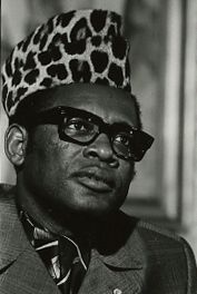 File:Mobutu (1976-04-28)(Gerald Ford Library) (cropped).jpg