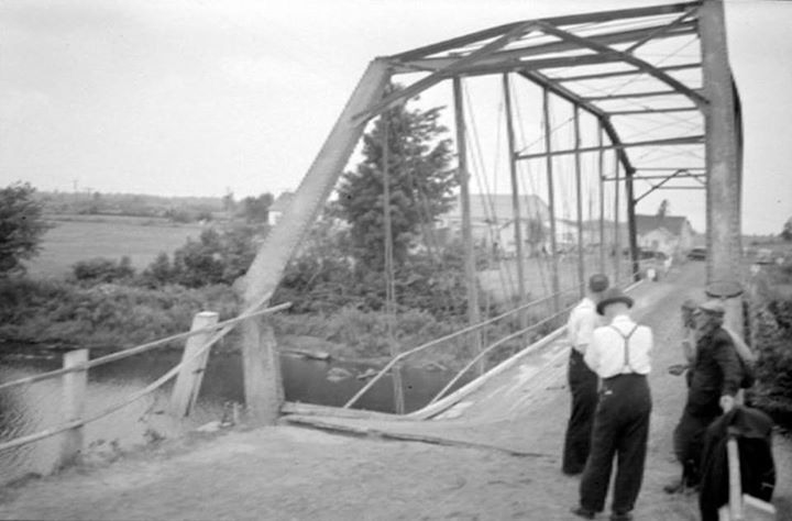 File:Pont sur la riviere Beaurivage, Saint-Etienne, 1947.jpg