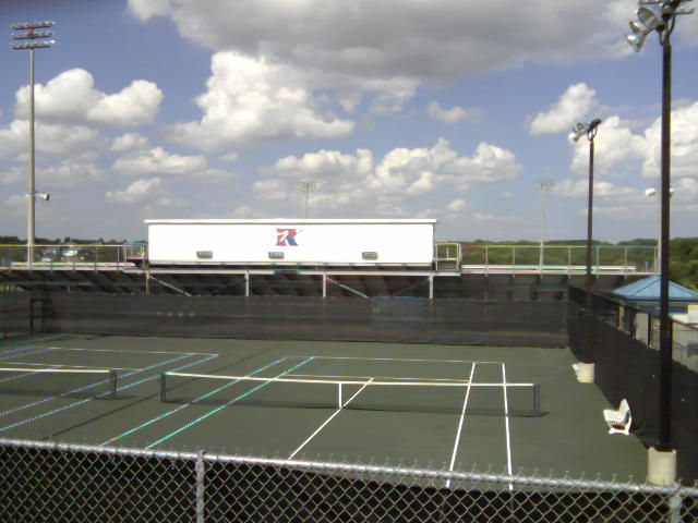 File:RHS tennis courts - SC.jpg