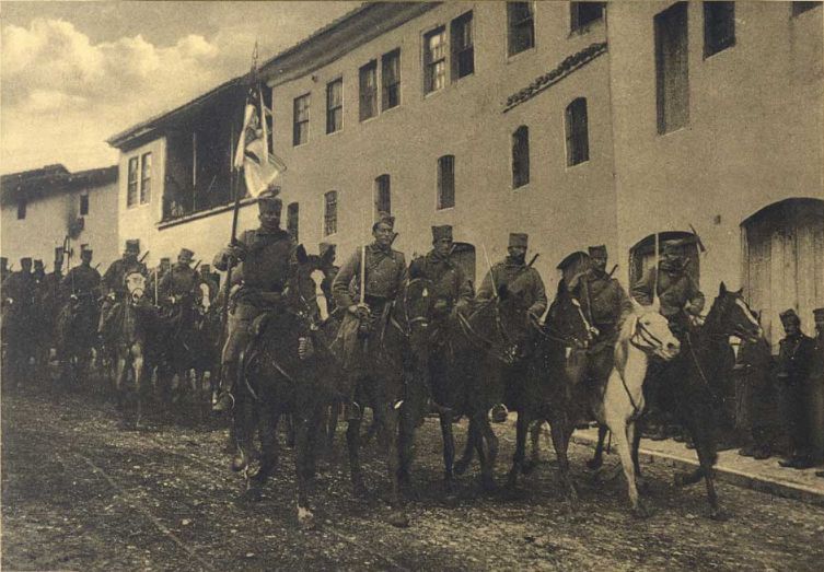 File:Ulazak srpske konjice u Skoplje.jpg