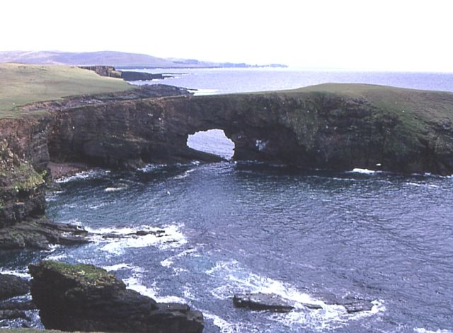 File:Aesha Head, Papa Stour.jpg