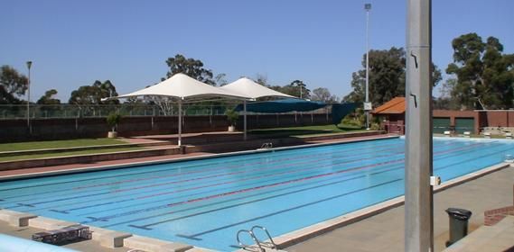 File:Aquinas college perth swimming pool.JPG