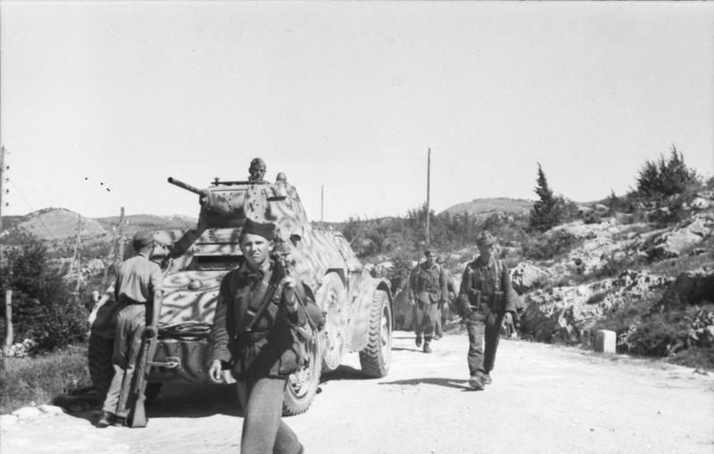 File:Bundesarchiv Bild 101I-005-0018-06, Jugoslawien, Polizeieinsatz mit Spähpanzer.jpg