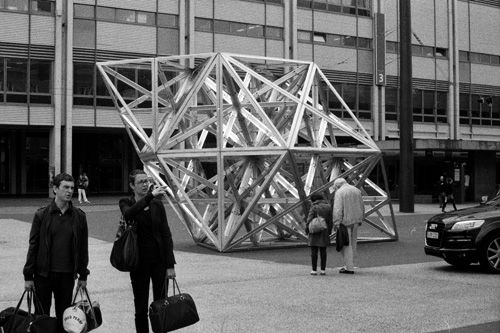 File:Conrad Shawcross sculpture in Basel.jpg