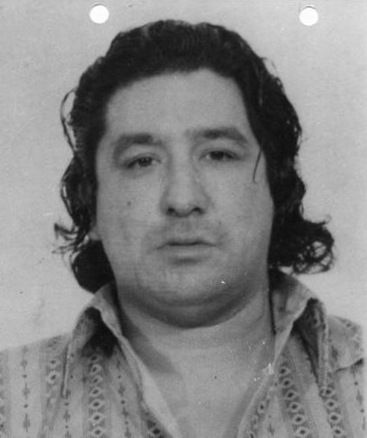 File:Leonard Peltier mug shot (cropped2).jpg