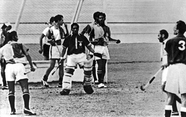 File:Pakistan - India Hockey Olimpiadi 1960.jpg