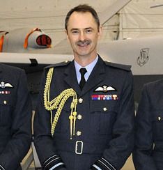 File:RPAS pilots and AM Garwood (cropped).jpg