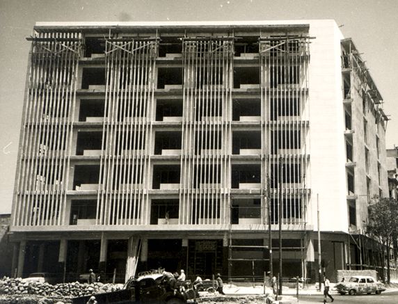 File:Wahbi-al-hariri-rifai-aleppo-lawyers-pension-fund-building-1964-cc-by-sa.jpg