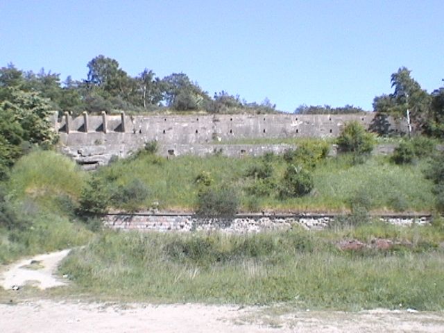 File:Anna amber mine in Yantarny.jpg