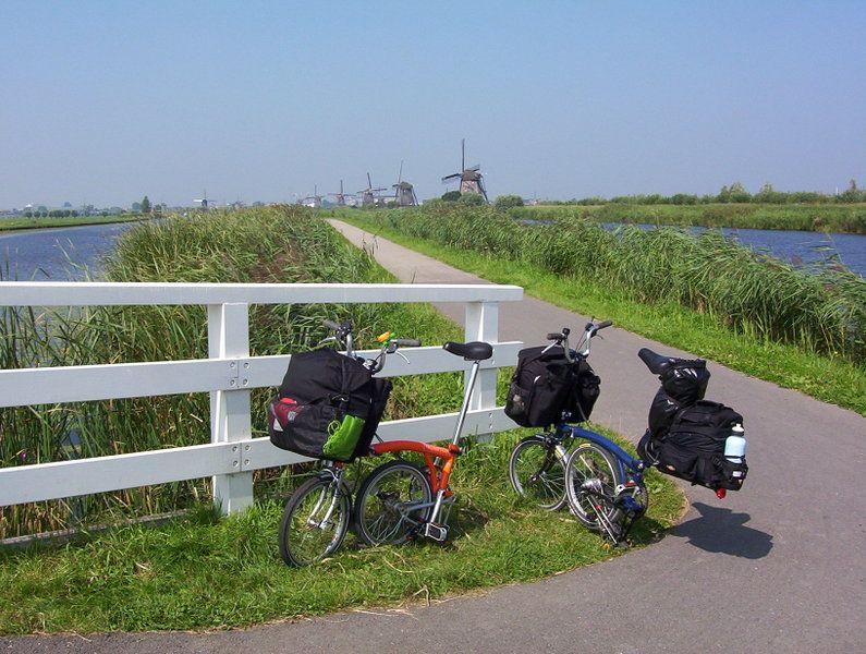 File:Brompton cyclocamping.jpg