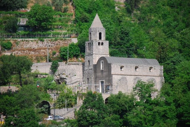 File:Chiesa dell'Ascensione (Paterno Sant'Arcangelo, Tramonti).JPG