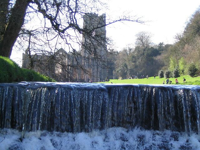 File:Fountains Abbey - geograph.org.uk - 103113.jpg